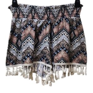 NO COMMENT Fringe Bottom Shorts Elastic Waist Band Size Medium